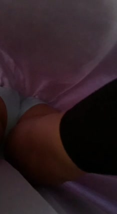 Bokep Indo kena gilir di kamar sendiri nikmat banget