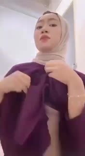 Jilbab cantik binal banget – servis om di rumah kosong durasi panjang