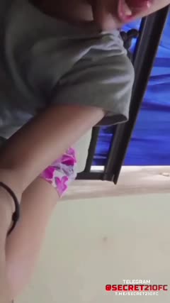 Bokep Indo Crotch Insight Kirana kena gilir di sofa ruang tamu
