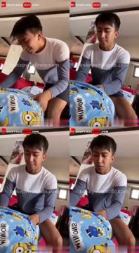 Bokep Indo Adik Minta Pijit Malah Diewe striptis di hotel sambil live