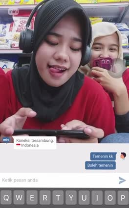 Skandal VCS hijab cantik pegawai minimarket from gujiosan