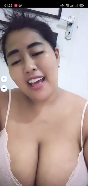 Tante STW Montok Tante mandi di villa terbaru viral