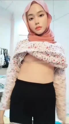 Ukhty malay jilbab pink doggy di kamar sendiri nikmat banget