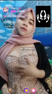 Bokep Jilbab VCS Kakak Berjilbab Prilly Remas Buah Dada Spill Anu