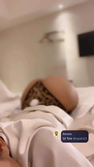 Bokep Indo Document pamer body di kebun durasi panjang