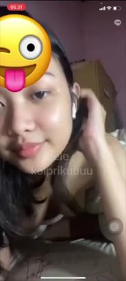 Bokep Indo Miss Arra Tiktokers kena gilir di sofa ruang tamu bikin sange