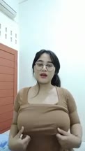 Bokep Indo Remes Cewek Tobrut Dari Luar Baju Acha