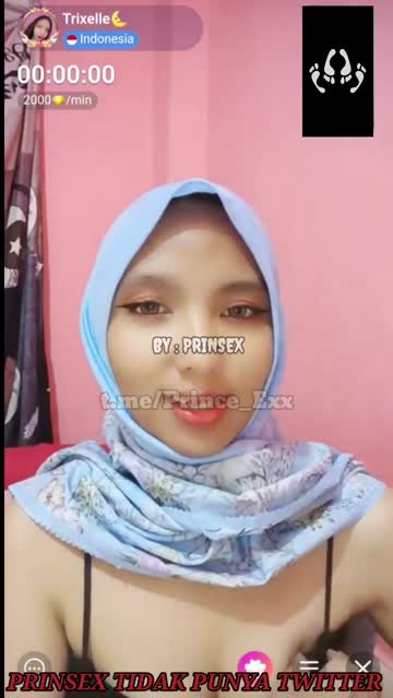 Live Show Vcs Trixelle apk Chamet nungging di kamar sendiri