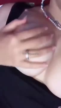 Bokep Indo Akira tiktok striptis di kebun