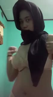 Bokep Jilbab Ukhty Cantik Pamer Body Mulusnya