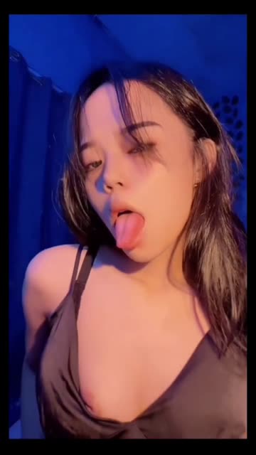 Bokep Indo desah manja di sofa ruang tamu
