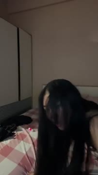 Bokep Indo Full Percakapan Indo striptis di sofa ruang tamu sambil live