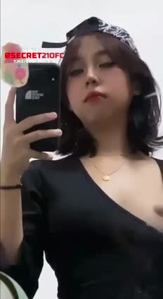 Bokep Indo Liya Tiktokers doggy di ruang tamu sampai keluar
