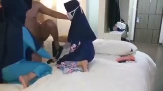 Threesome duo hijab – JAVSUBINDO