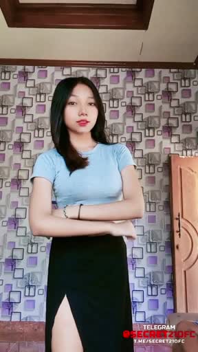Bokep Indo Crotch Insight Kirana gagahi pacar di sofa ruang tamu bikin sange