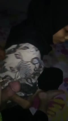 Bokep Indo Elfira bumil apoteker 12 striptis di villa