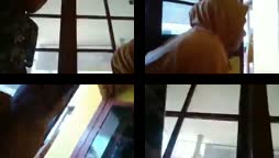 Bokep Indo Ngentotin ibu temen diruang tamu