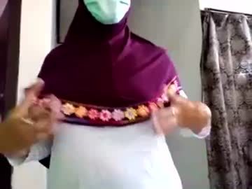 Video Binor Skandal Jilboob remas toket di kamar sendiri sampai keluar