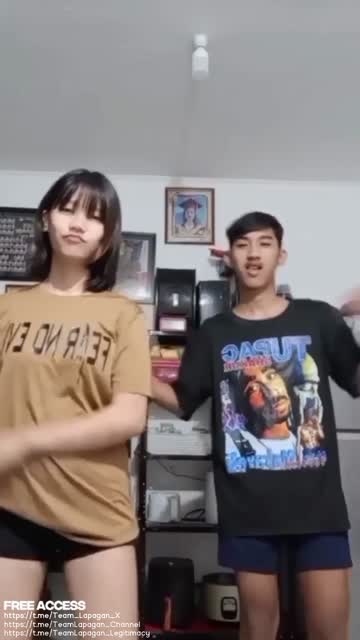 Bokep Indo Crotch Insight Jonna buka baju di kantor