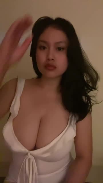 Bokep Indo Cane TikTok – nungging di mobil sambil live