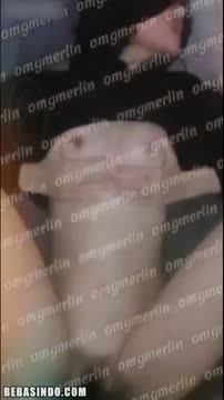Bokep Indo OmgMerlin Ayyeu Part 5 ngewe di sofa ruang tamu bikin sange