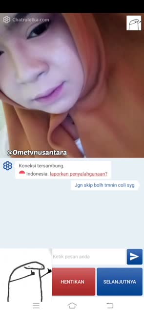Binor sange berat hijab buka baju di warnet