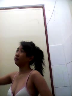 Bokep Indo nungging di kamar mandi