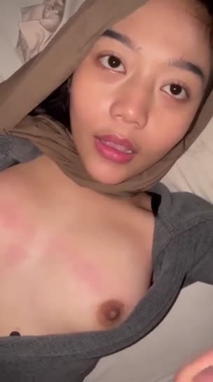 Hijab cantik pamer body di kamar sendiri terbaru viral