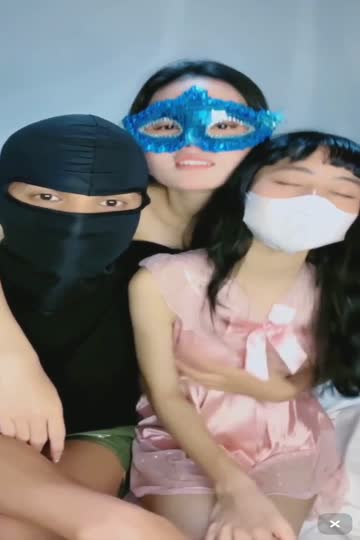Bokep Indo servis om di rumah kosong terbaru viral