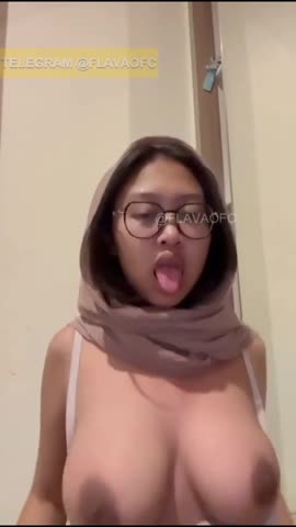 Hijab Nindia Kacamata colmek di warnet sampai lemas