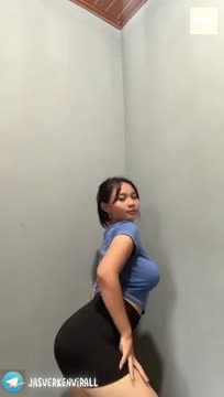 INDARSNR – Bokep Indo Viral striptis di sofa ruang tamu sambil live