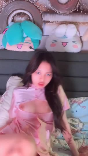 Bokep Indo Cindy auliya kena gilir di sofa ruang tamu bikin nagih
