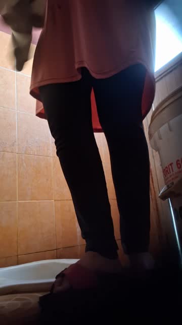 Bokep Indo Spycam Toilet Kore 1 goyang di kantor bikin sange