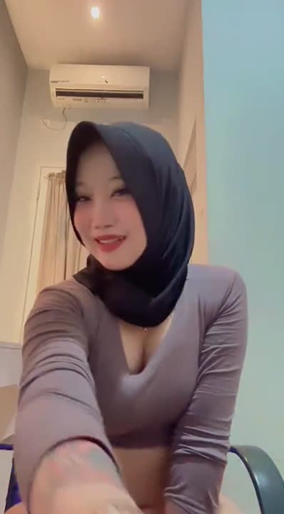 Bokep Indo Miss Hikaru 01 kena gilir di villa