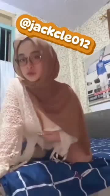 Bokep Tante Ibu guru salsa mandi di sofa ruang tamu no sensor full