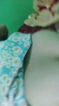 Hijab igo-17 goyang di kebun bikin nagih