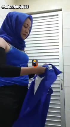 Tante Sales Cantik main di kamar mandi kualitas jernih