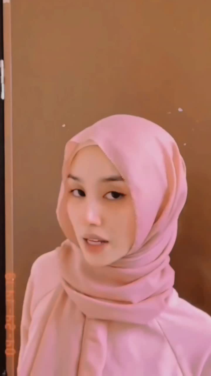 Hijab Eva pamer body di rumah kosong durasi panjang