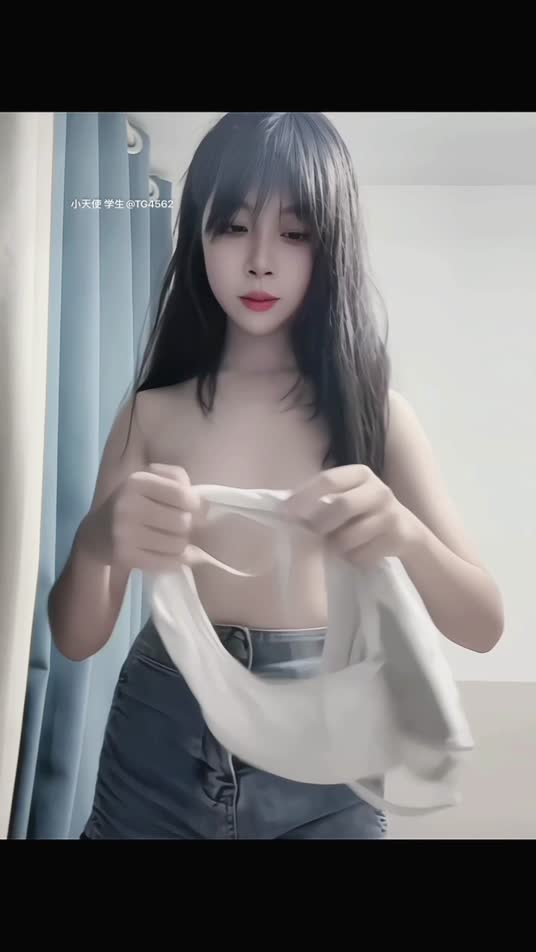Bokep Indo (Nui) buka baju di kantor bikin sange