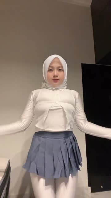 Bokep Indo striptis di hotel sampai lemas
