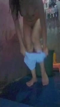 Bokep Indo Lokal Kacamata remas toket di kamar kos