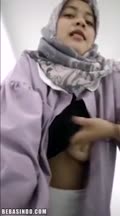 Bokep Indo Zilla Hijab Cantik Remas Toket BOKEPUP