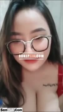 Bokep Indo Toge Ngetot Pacar Barunya colmek di sofa ruang tamu no sensor full