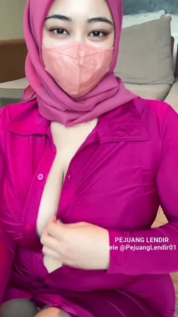 STW Hijab Bbw Tante Dalila main di kamar kos