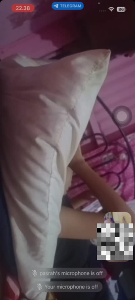 Bokep Indo goyang di ruang tamu tanpa sensor