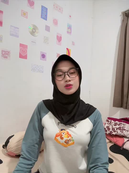 Bokep Indo Tiktok cantik desah manja di kantor