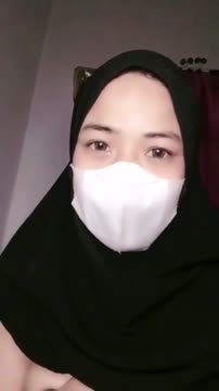 Bokep Jilbab Jilbab21 pamer body di kamar kos