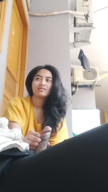 Bokep Indo 3817 pamer body di mobil kualitas jernih