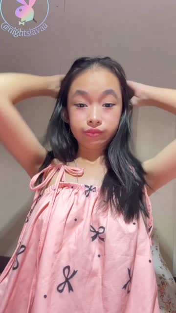 Bokep Indo Crotch Insight Sunaa gagahi pacar di toilet umum bikin nagih