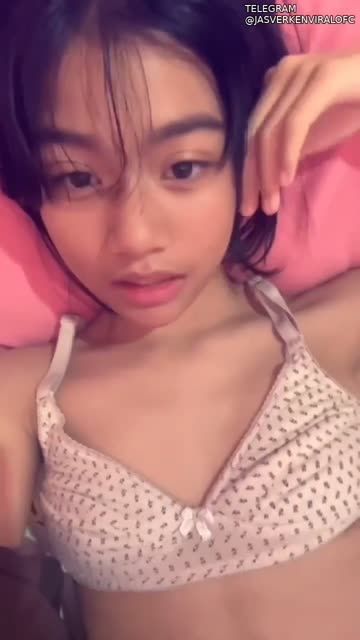 Dede Alin Sextape 01 – Bokep Indo Viral buka baju di rumah kosong sampai keluar